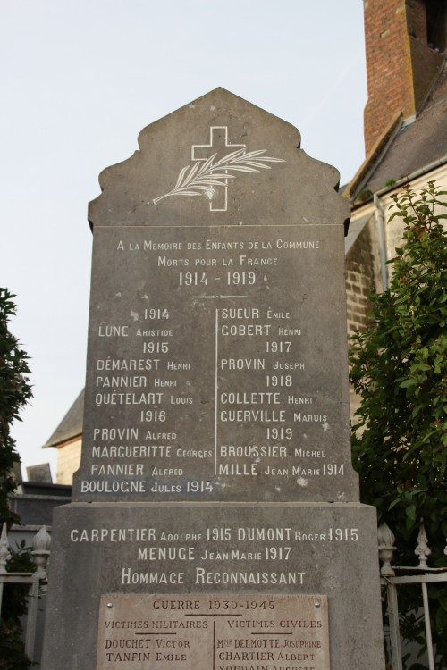 La mémoire de Jean Boulogne a été réhabilitée en inscrivant son nom sur la stèle commémorative  (en bas à gauche)